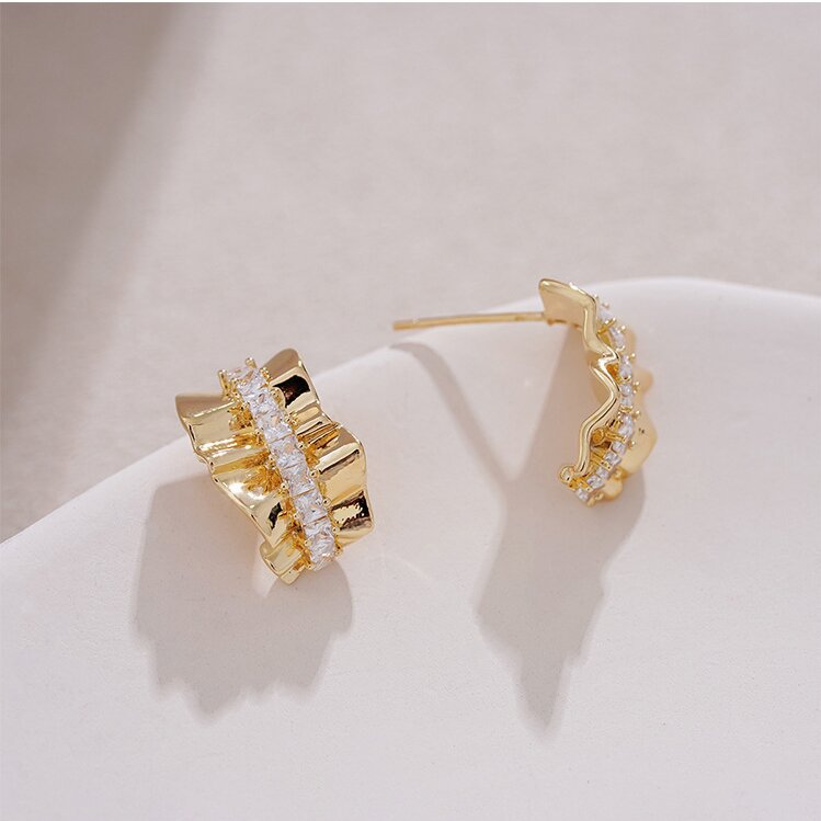 Elegantti Kulta Korvarengas jokaiseen tilaisuuteen