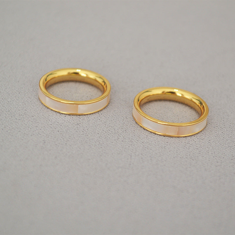 Kaunis Kulta Sormus ainutlaatuisella tyylillä