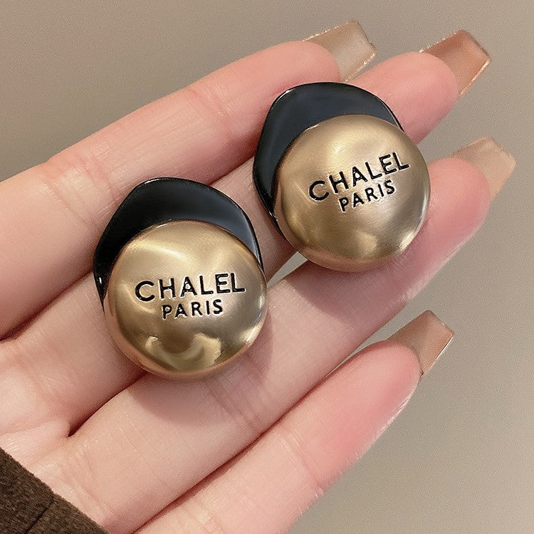 Klassinen Kulta Korvarengas ajattomalla viehätyksellä