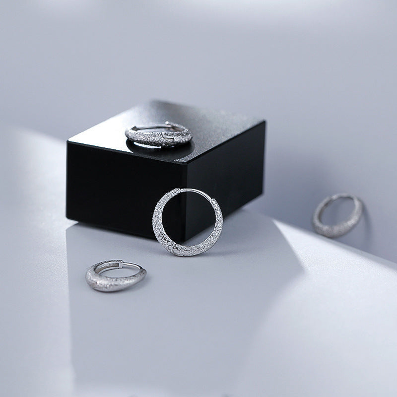 Klassinen Korvarengas ajattomalla viehätyksellä