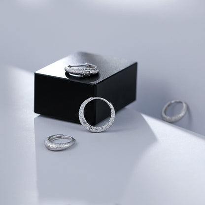 Klassinen Korvarengas ajattomalla viehätyksellä