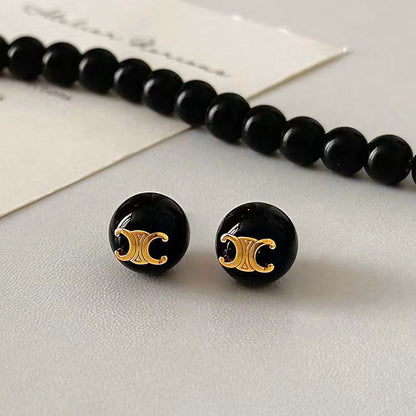 Klassinen Korvarengas ajattomalla viehätyksellä