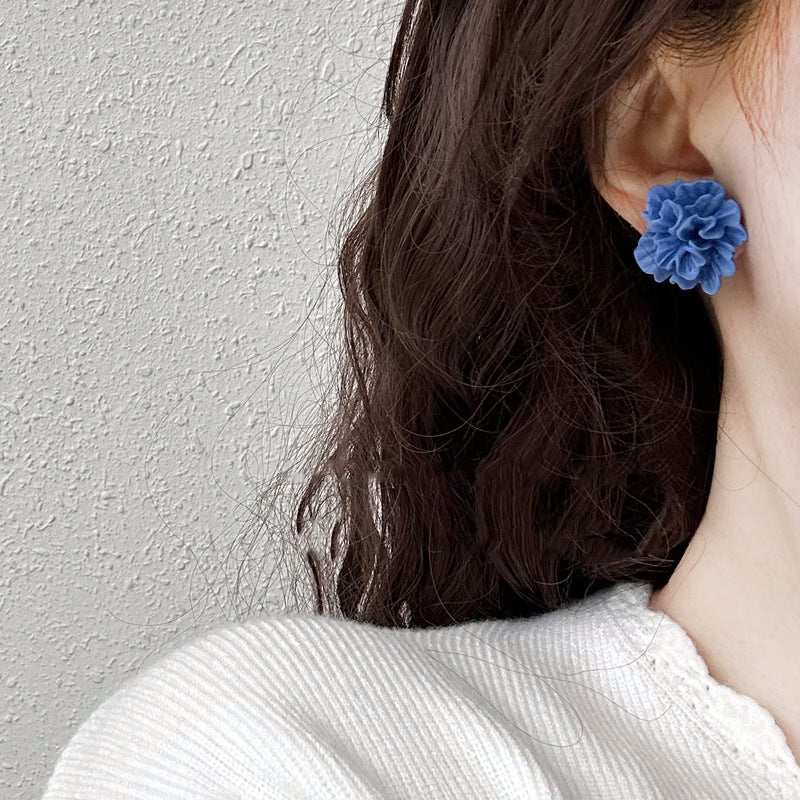 Klassinen Korvarengas ajattomalla viehätyksellä