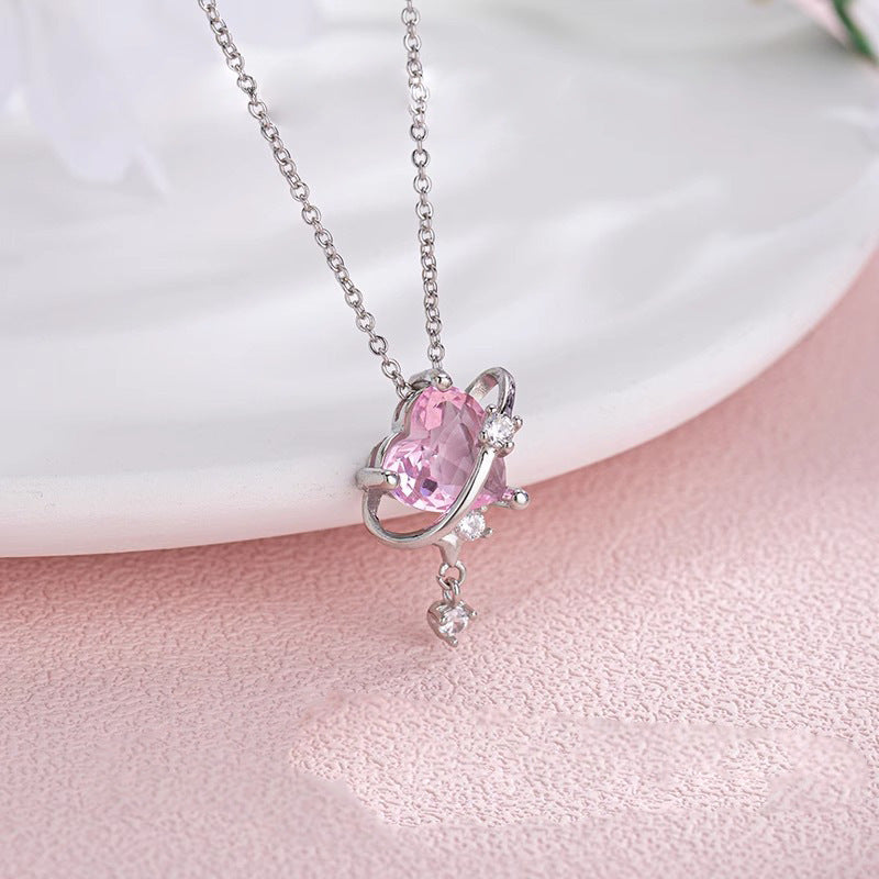 Klassinen Kaulakoru ajattomalla viehätyksellä