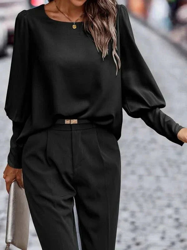 Sophisticated Blouse with a Clean Classic Look