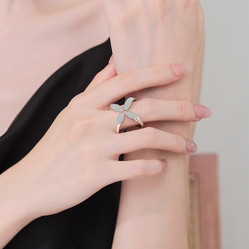 Upea Sormus päivittäiseen käyttöön