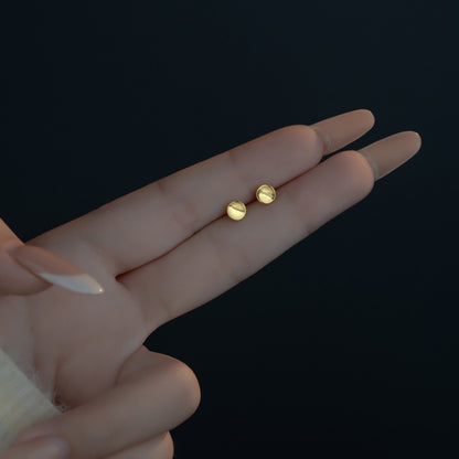 Kaunis Korvarengas ainutlaatuisella tyylillä