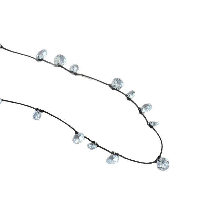 Klassinen Kaulakoru ajattomalla viehätyksellä