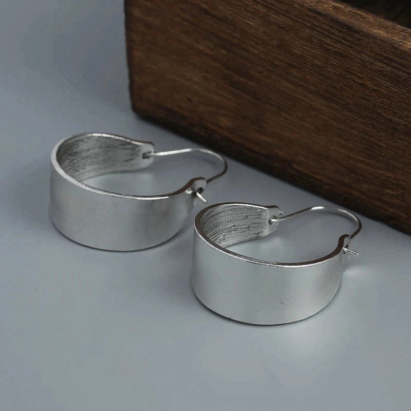 Elegantti Korvarengas jokaiseen tilaisuuteen