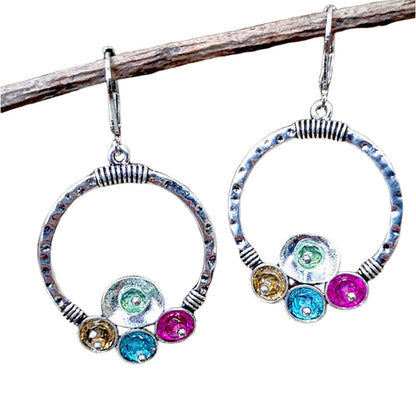 Kaunis Korvarengas ainutlaatuisella tyylillä