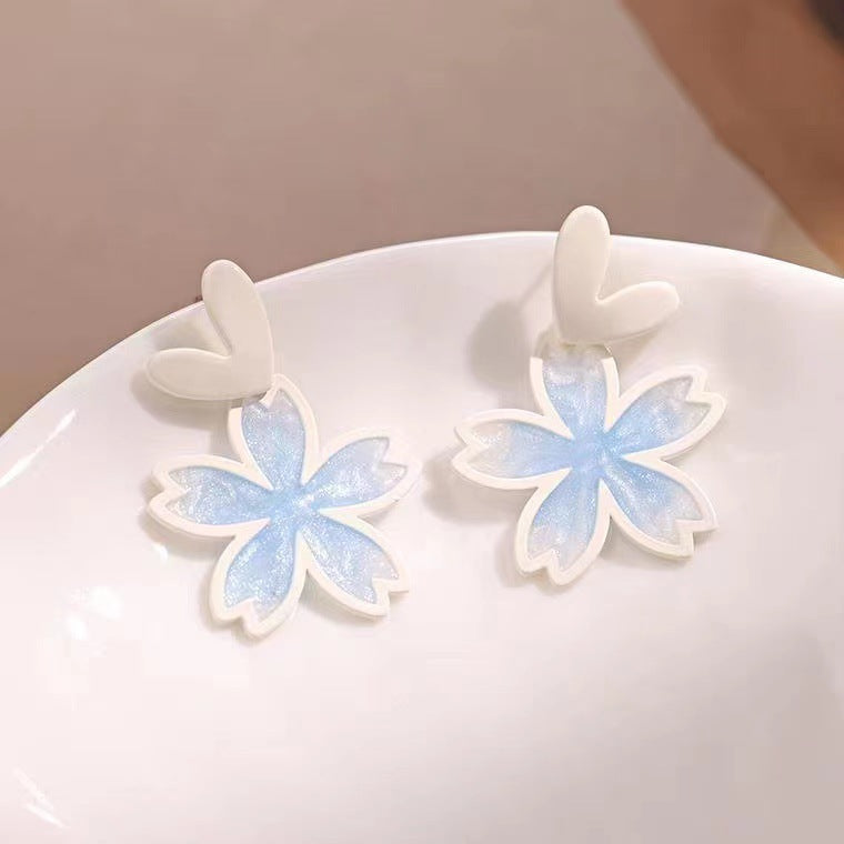 Hurmaava Korvarengas jokaiseen tilaisuuteen