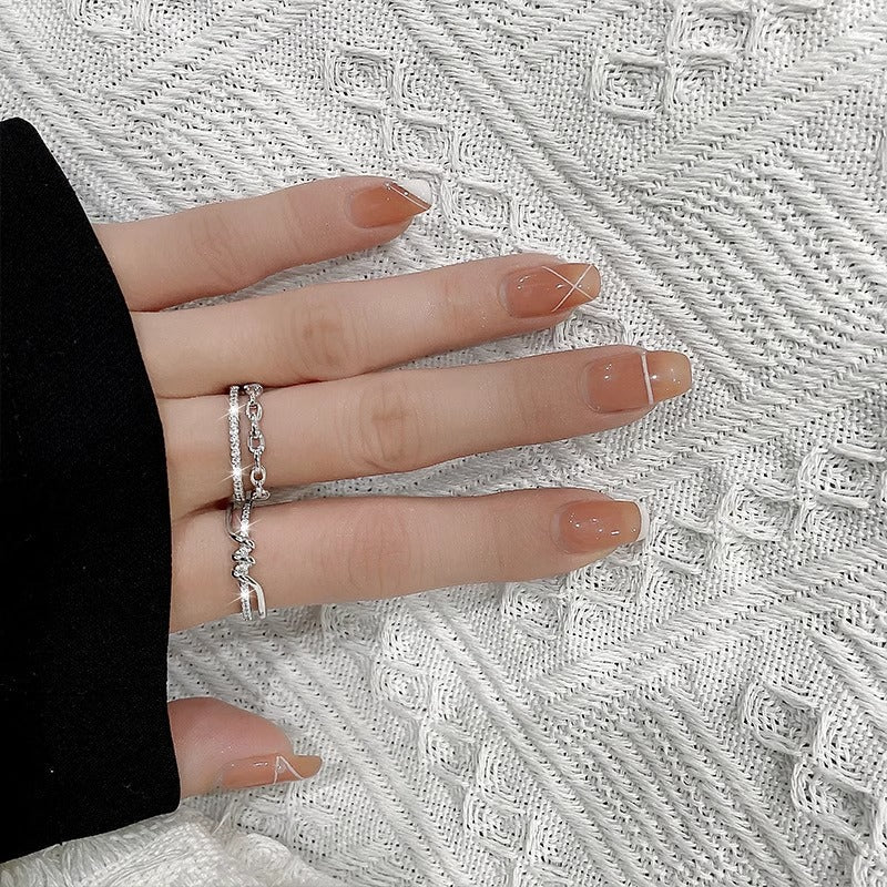 Kaunis Sormus ainutlaatuisella tyylillä