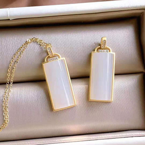 Klassinen Hopea Kaulakoru ajattomalla viehätyksellä