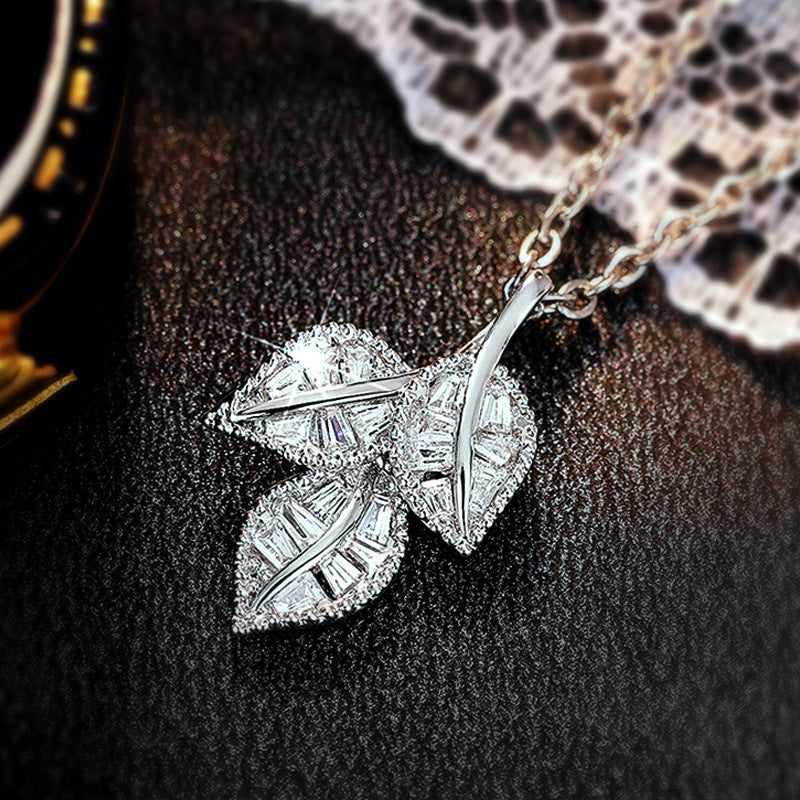 Herkkä käsityö Koru