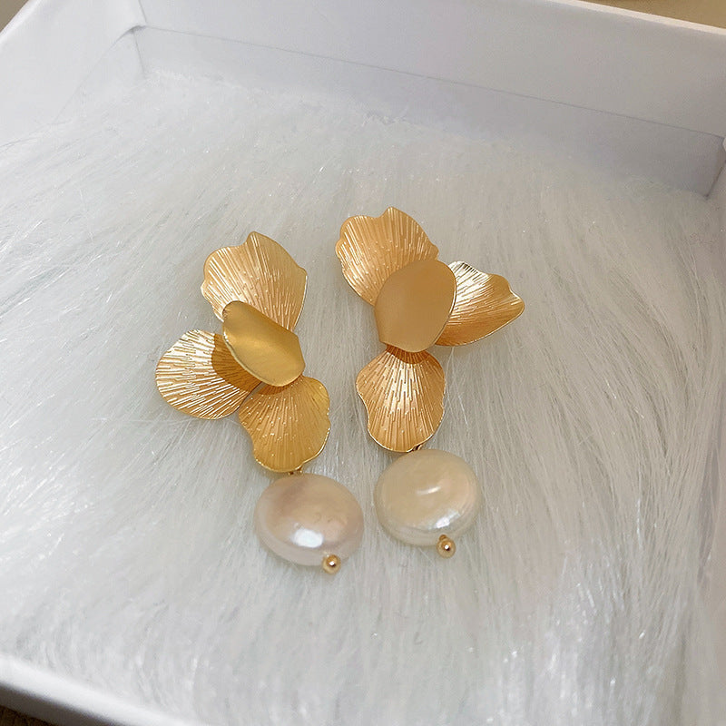 Elegantti Helmi Korvarengas jokaiseen tilaisuuteen