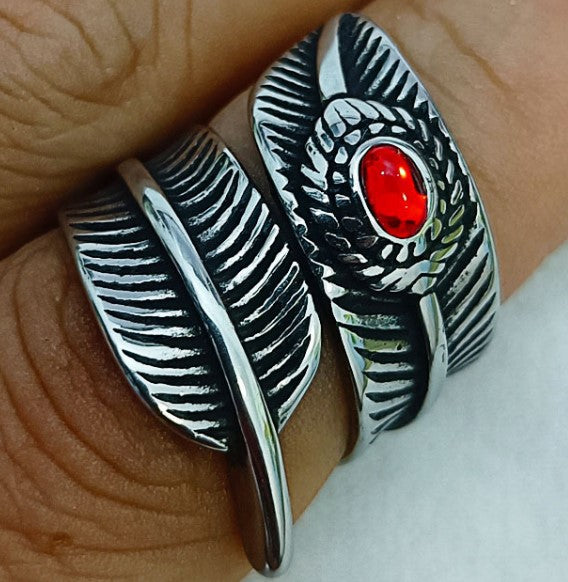 Klassinen Sormus ajattomalla viehätyksellä