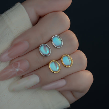 Kaunis Korvarengas ainutlaatuisella tyylillä