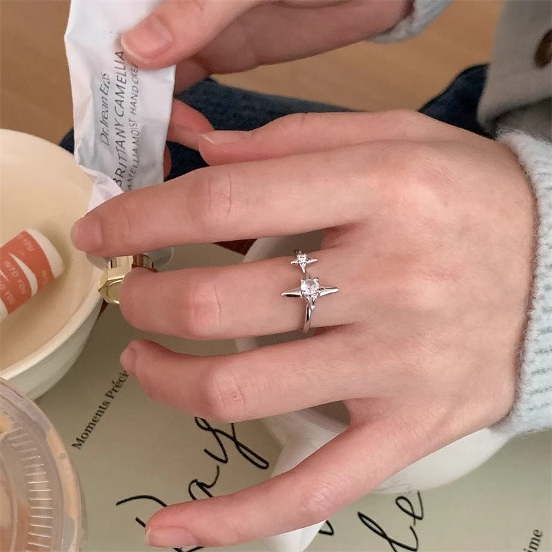 Klassinen Sormus ajattomalla viehätyksellä