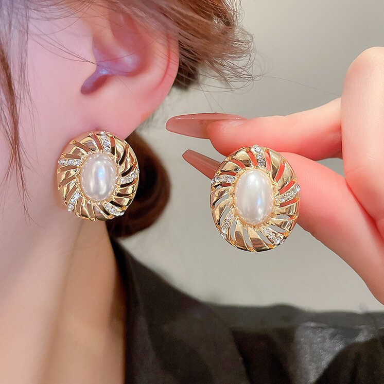 Upea Helmi Korvarengas päivittäiseen käyttöön