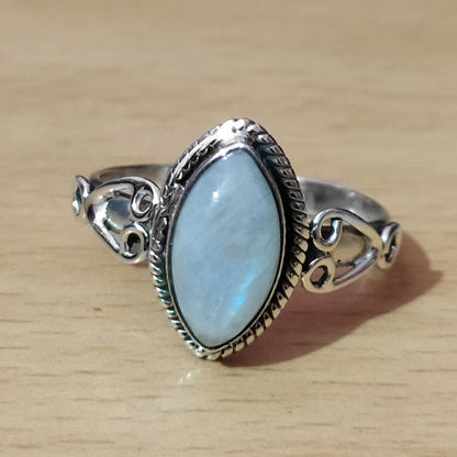 Romanttinen Sormus erityisiin hetkiin