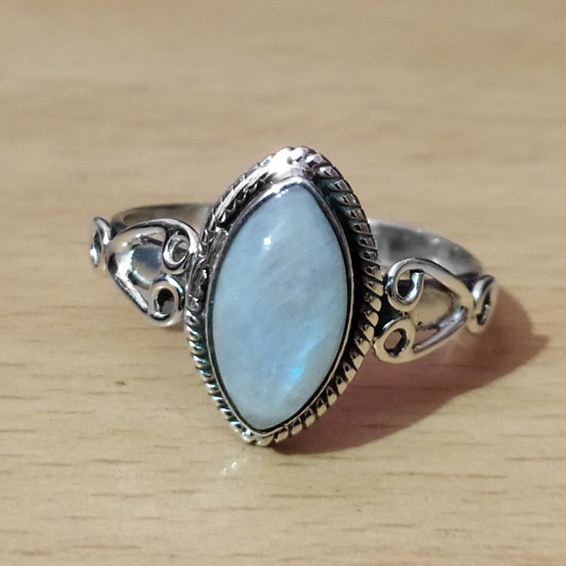 Romanttinen Sormus erityisiin hetkiin