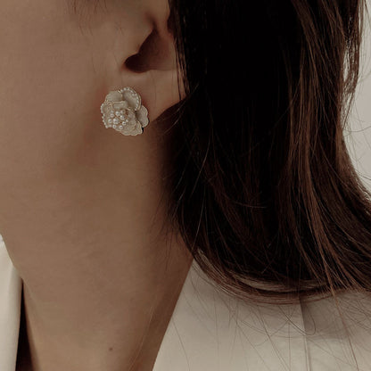 Hurmaava Helmi Korvarengas jokaiseen tilaisuuteen