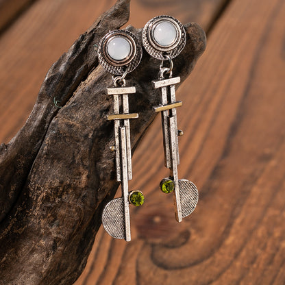 Kaunis Helmi Korvarengas ainutlaatuisella tyylillä