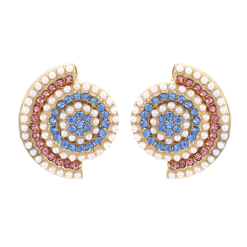 Klassinen Helmi Korvarengas ajattomalla viehätyksellä