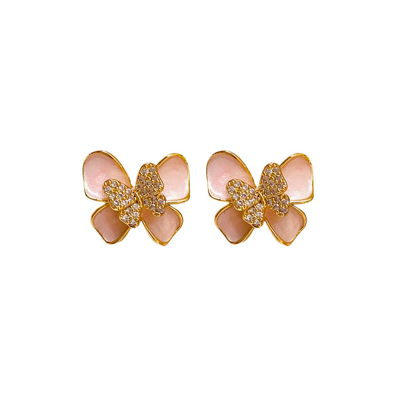 Kaunis Korvarengas ainutlaatuisella tyylillä