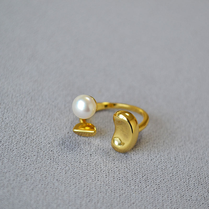 Klassinen Kulta Sormus ajattomalla viehätyksellä