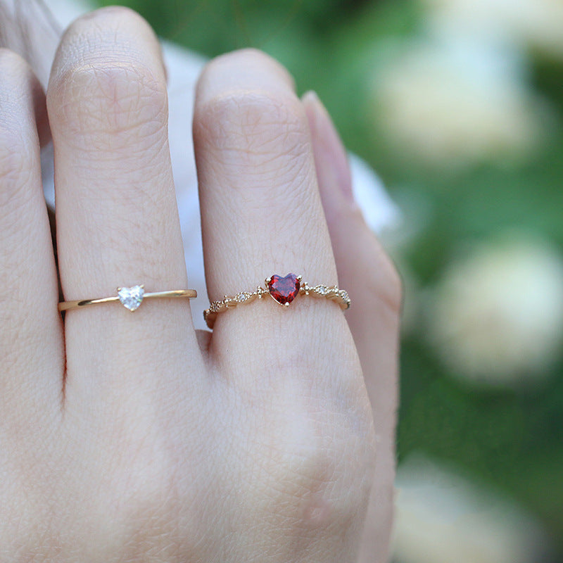 Kaunis Sormus ainutlaatuisella tyylillä