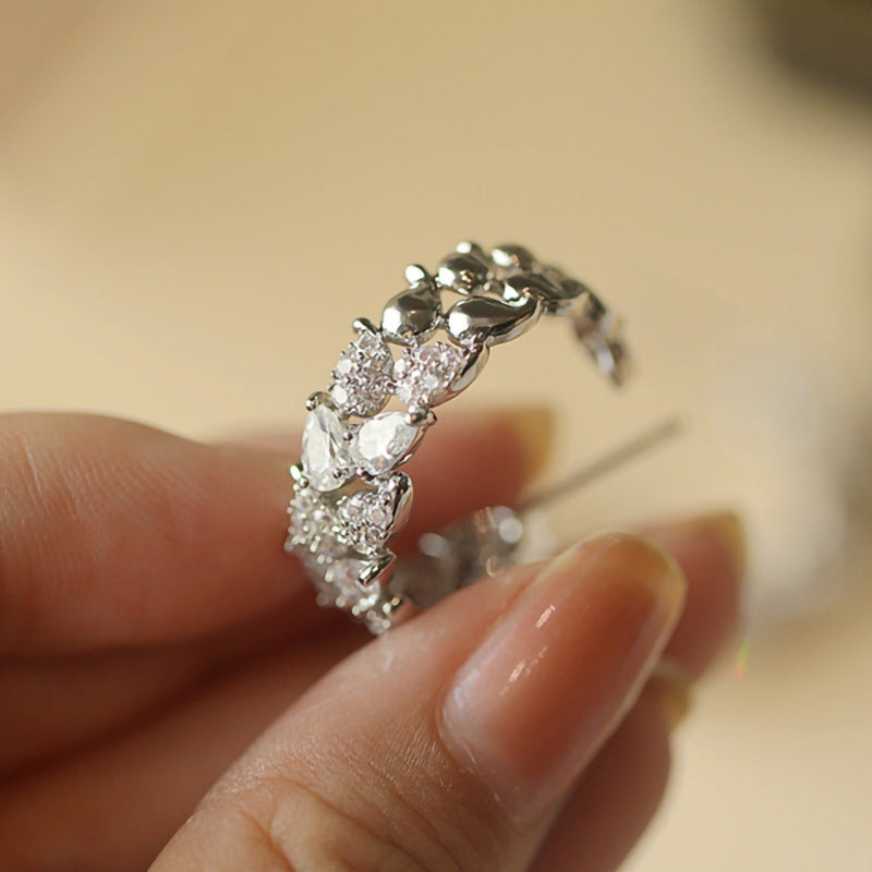 Hurmaava Korvarengas jokaiseen tilaisuuteen