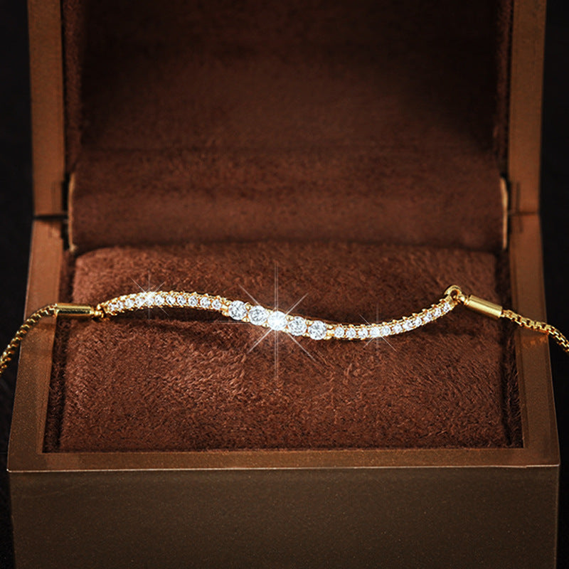 Hurmaava Koru jokaiseen tilaisuuteen