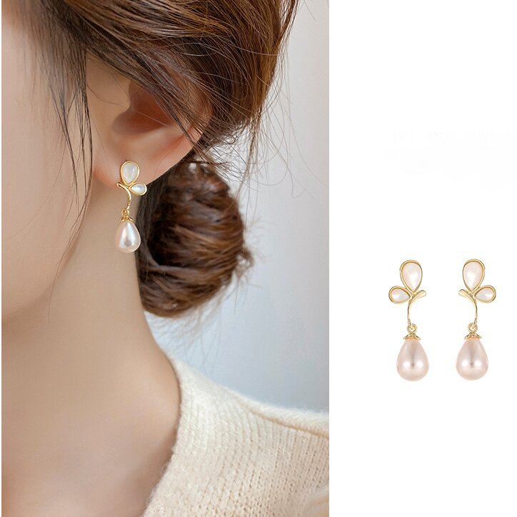 Romanttinen Helmi Korvarengas erityisiin hetkiin