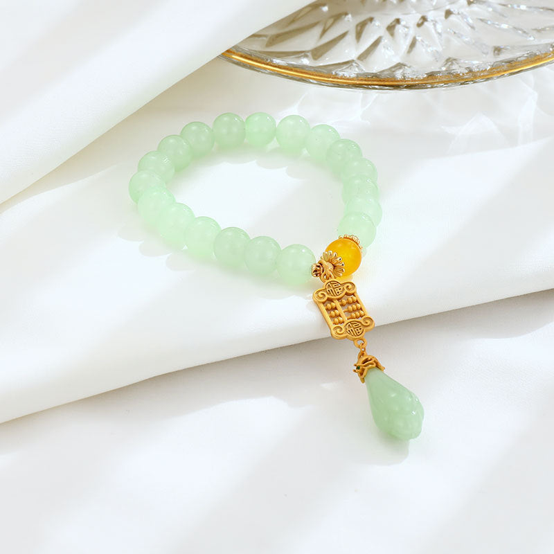 Klassinen Rannekoru ajattomalla viehätyksellä