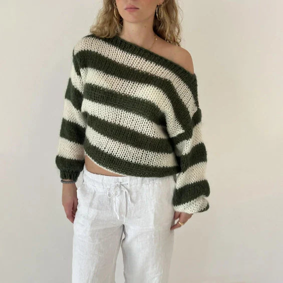 Well Tailored Sweater with a Graceful Silhouette