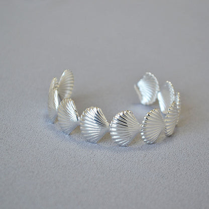 Kaunis Kulta Rannekoru ainutlaatuisella tyylillä