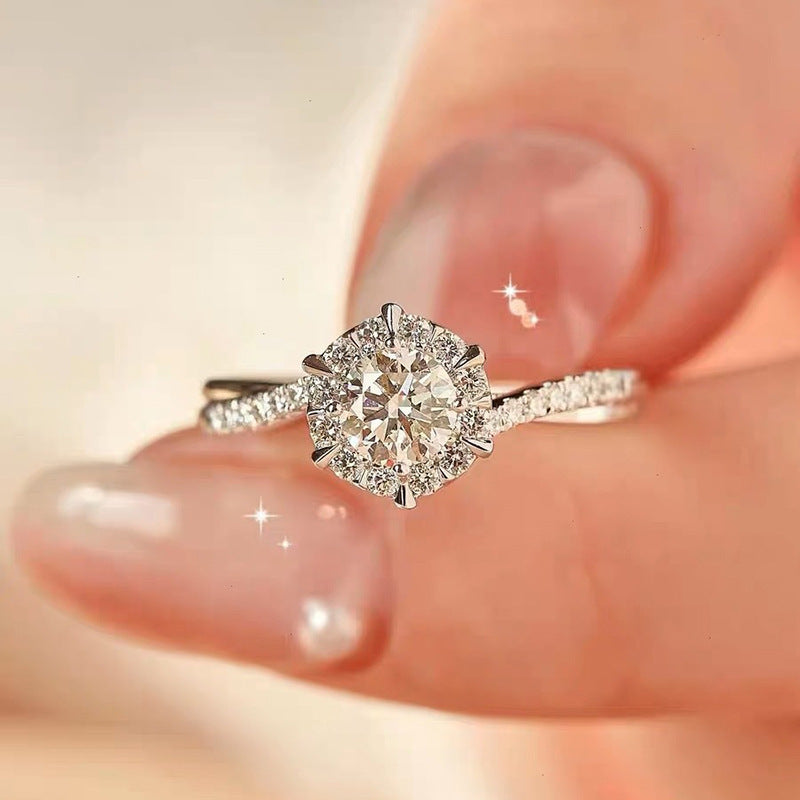 Kaunis Sormus ainutlaatuisella tyylillä