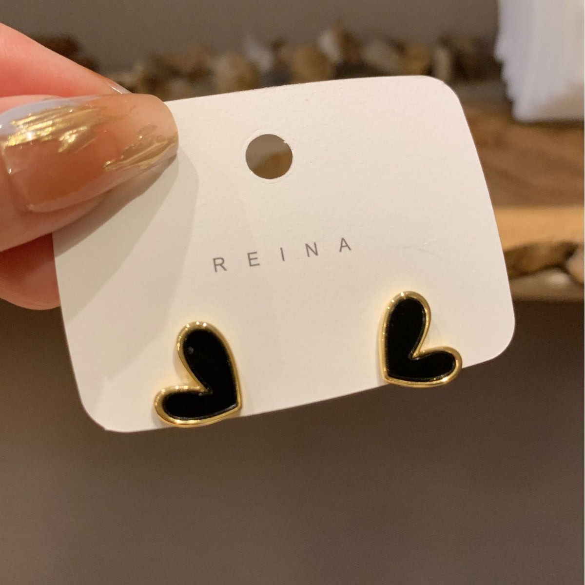 Elegantti Korvarengas jokaiseen tilaisuuteen