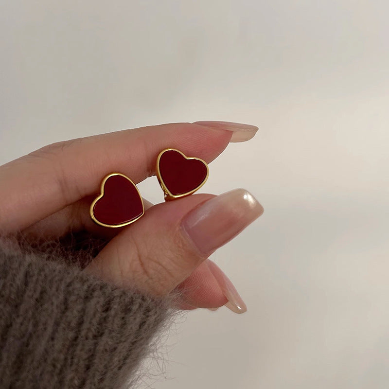 Kaunis Korvarengas ainutlaatuisella tyylillä