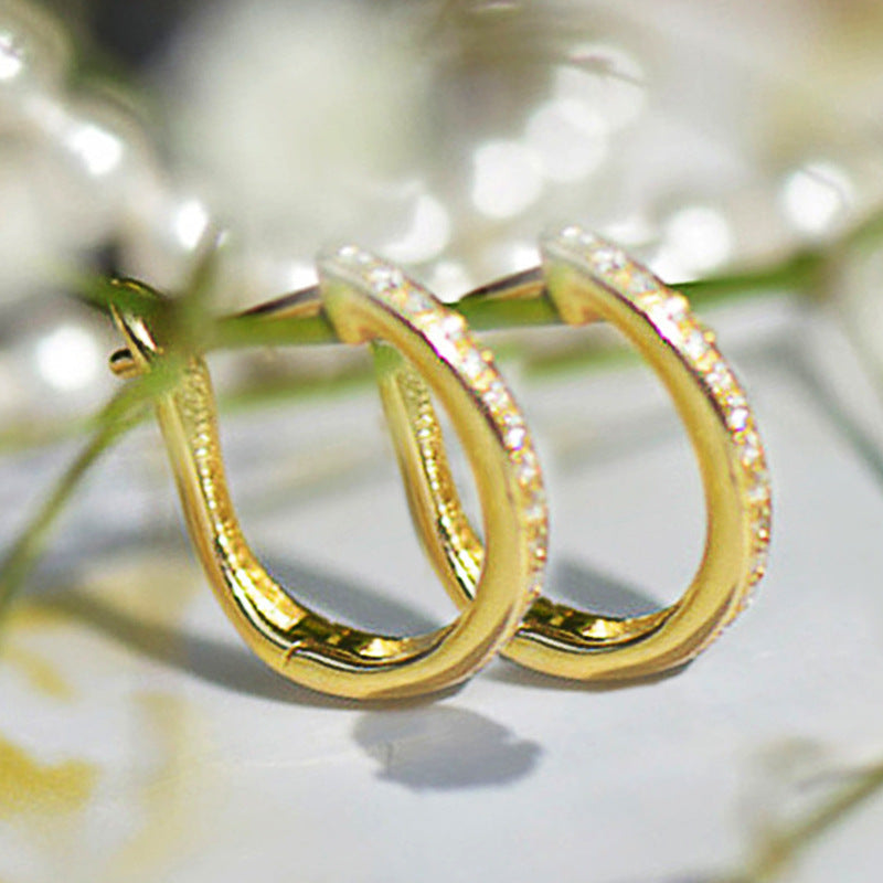 Klassinen Korvarengas ajattomalla viehätyksellä