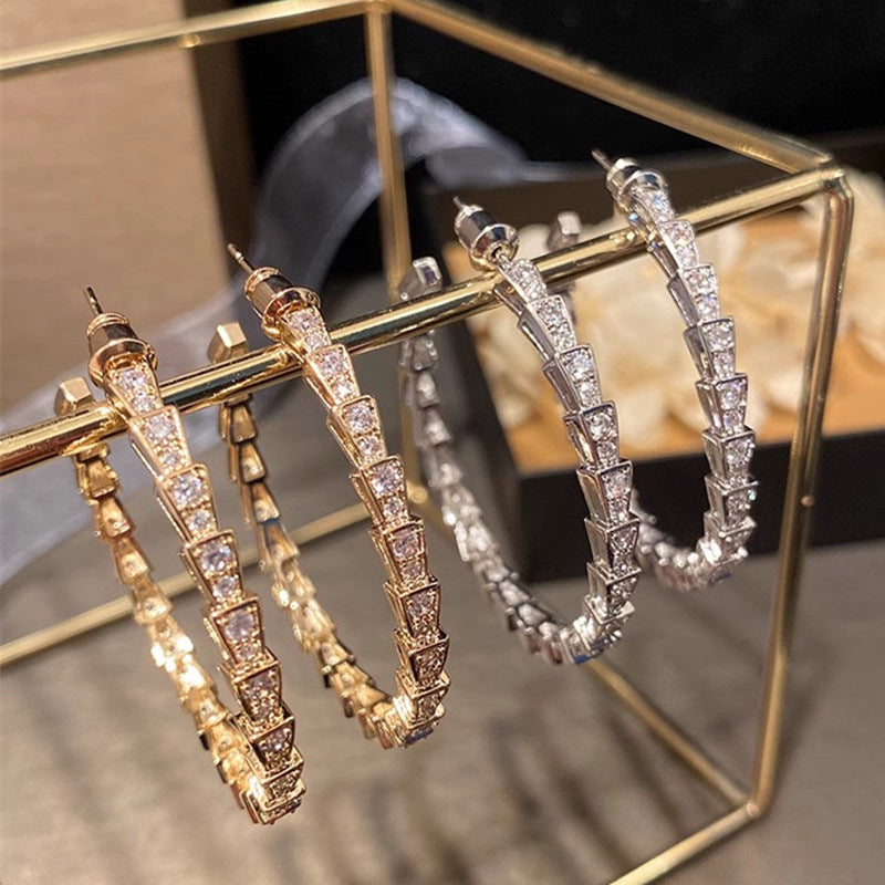 Klassinen Korvarengas ajattomalla viehätyksellä