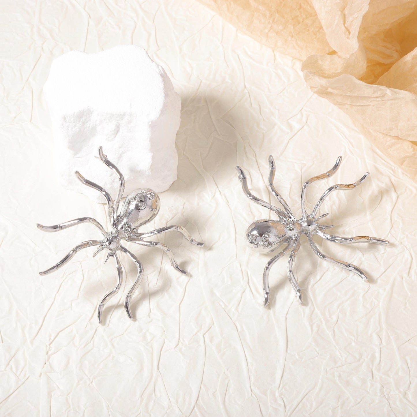 Hurmaava Korvarengas jokaiseen tilaisuuteen