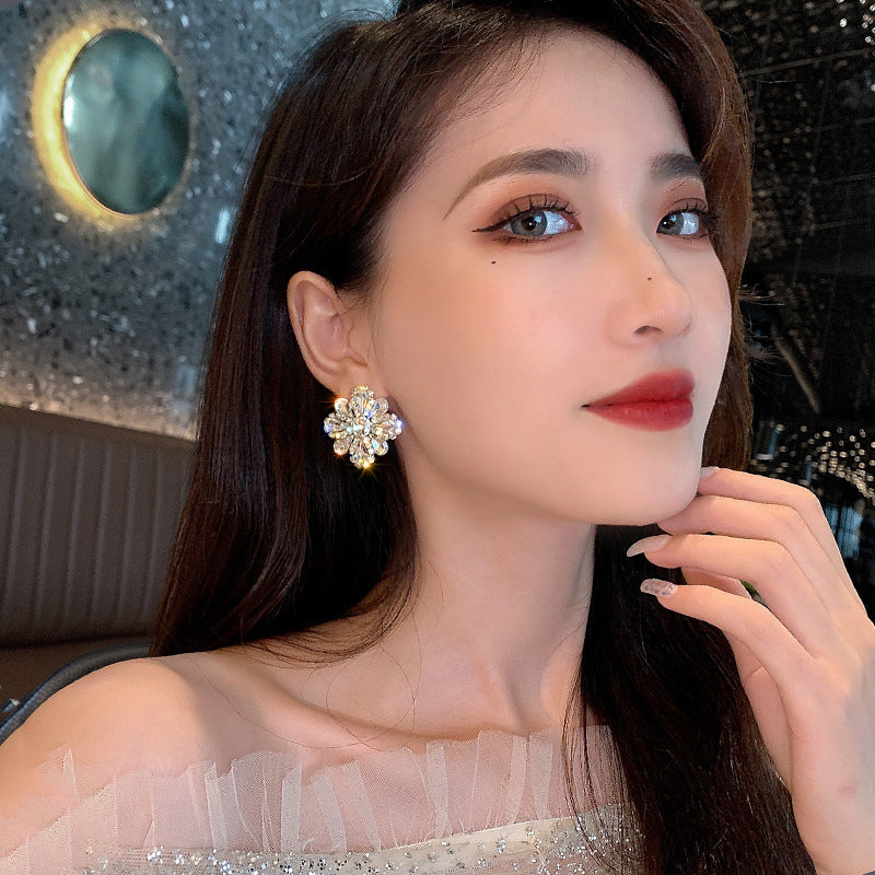 Klassinen Korvarengas ajattomalla viehätyksellä