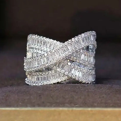 Kaunis Sormus ainutlaatuisella tyylillä