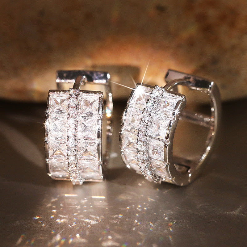 Elegantti Koru jokaiseen tilaisuuteen