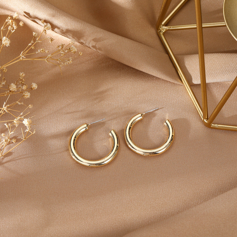 Hurmaava Korvarengas jokaiseen tilaisuuteen