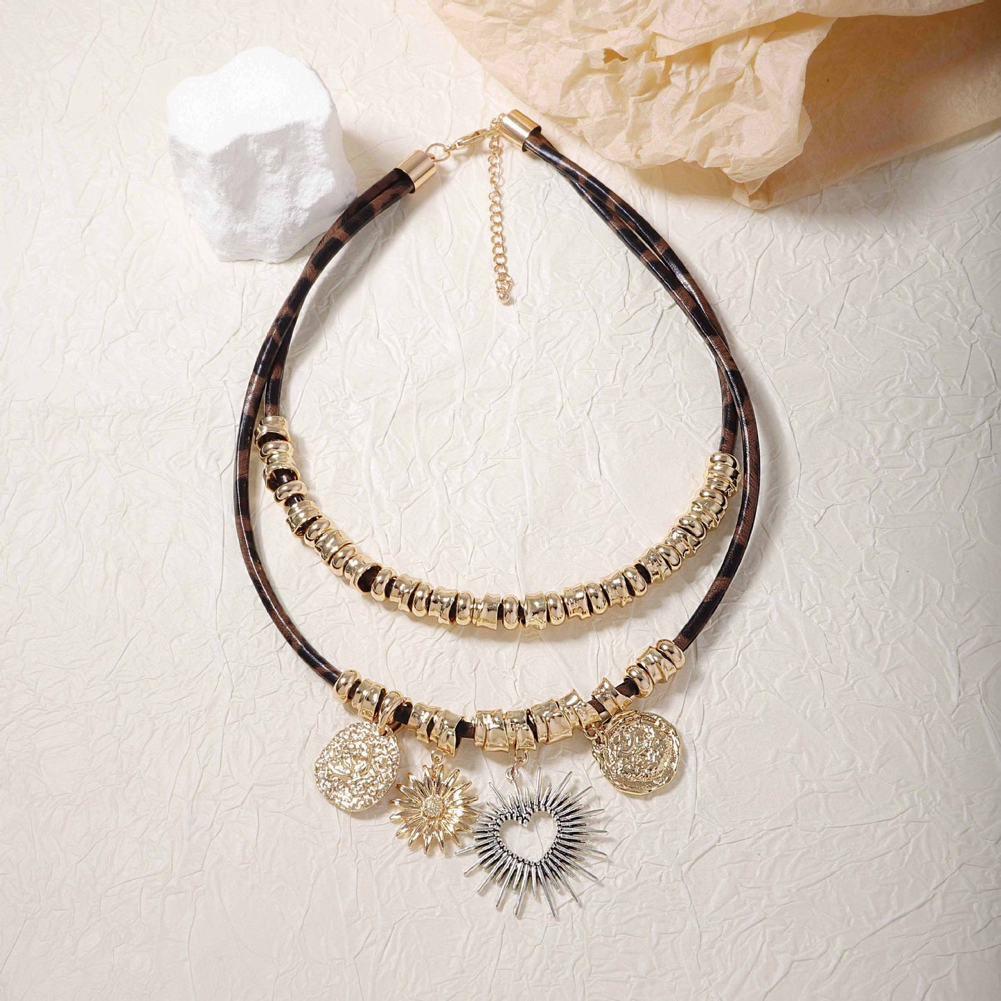 Elegantti Kaulakoru jokaiseen tilaisuuteen