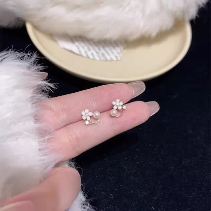 Kaunis Helmi Korvarengas ainutlaatuisella tyylillä