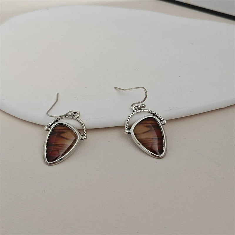 Klassinen Sormus ajattomalla viehätyksellä